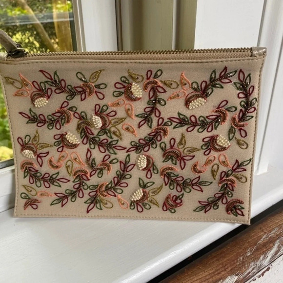 Anthropologie Handbags - Anthropologie Deepa Beaded Huma Pouch Clutch
